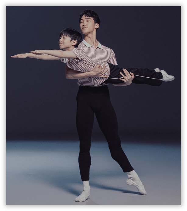Jo Yoon-woo as Billy with Older Billy in Dream Ballet