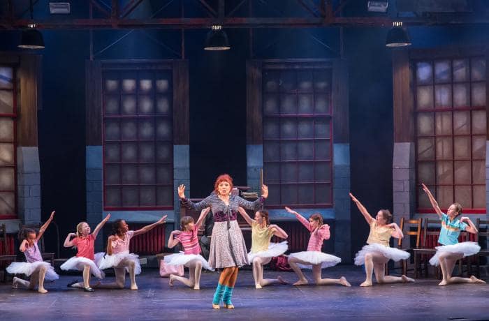 billyelliot_at_drury_lane_theatre_company_-_susie_mcmonagle_as_mrs._wilkinson_credit_brett_beiner