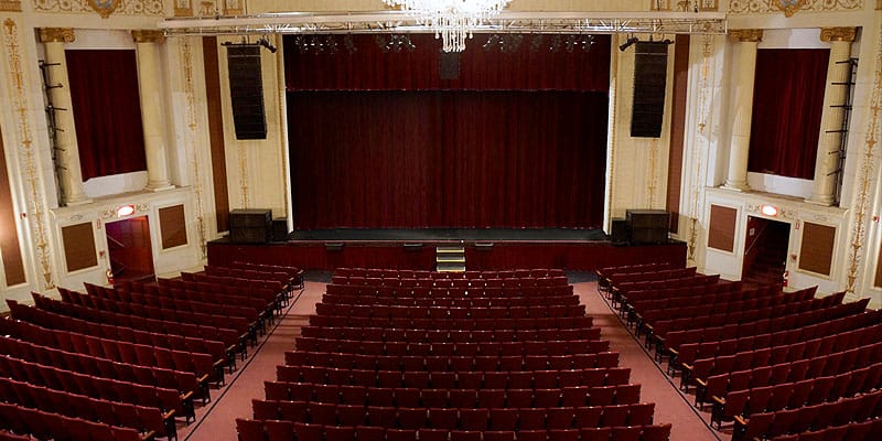 patchogue-theatre-main-stage